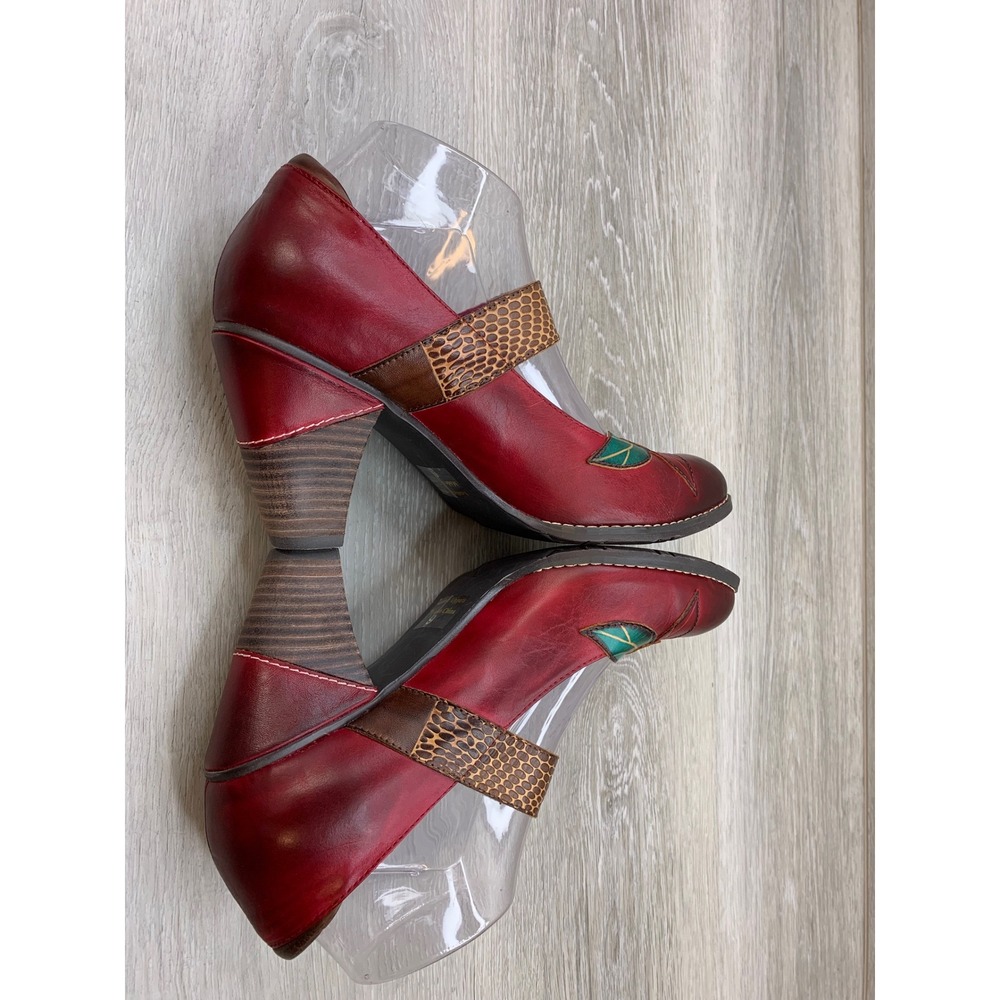Red Floral Mary Jane Heels with Textured Strap - Picture 5 of 11